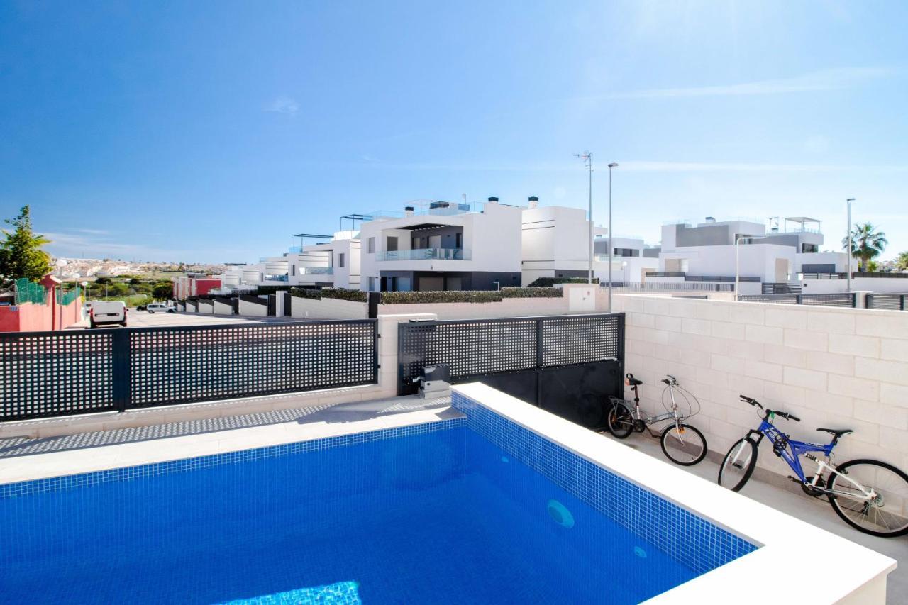 Villa De Lujo Con Piscina オリウエラ エクステリア 写真